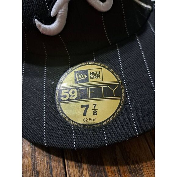 Rare New Era 59Fifty Atlanta Braves Cap Hat with Dog Ear Warmers Decals Attached - Picture 4 of 8